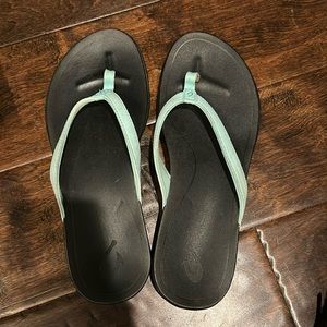 Olukai Women’s flip flops